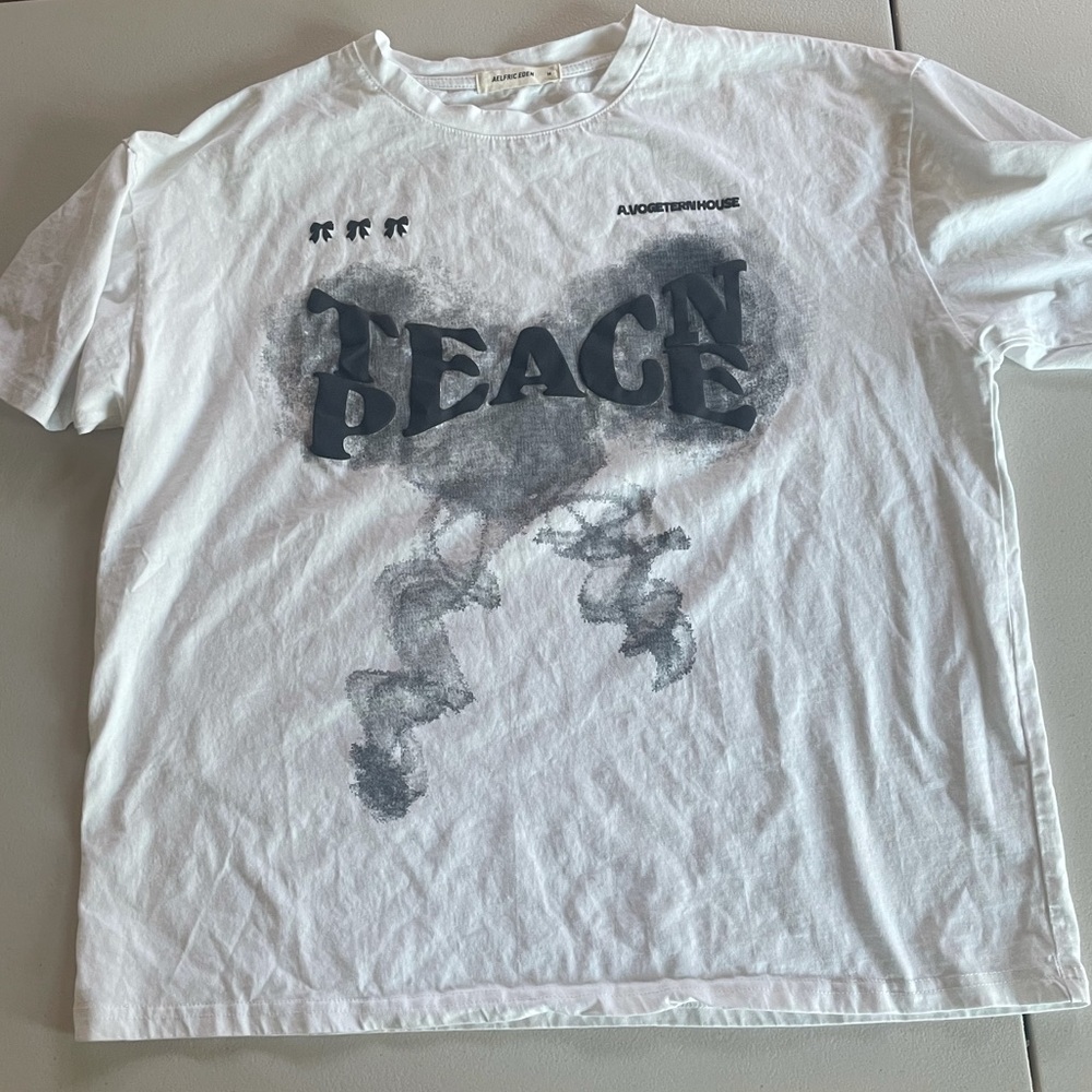 Y2K Puff Print Graphic Tee | Size Medium